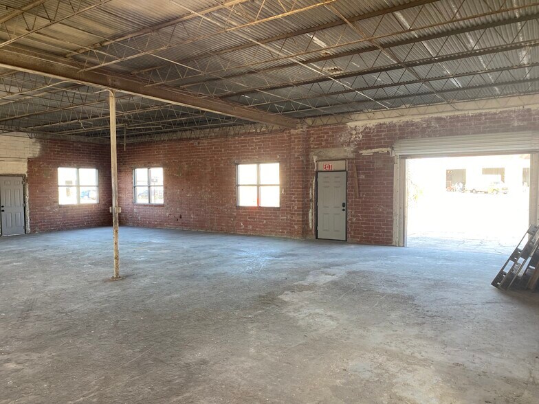More Photos Of 426 N Myrtle Ave, Jacksonville Warehouse For Lease
