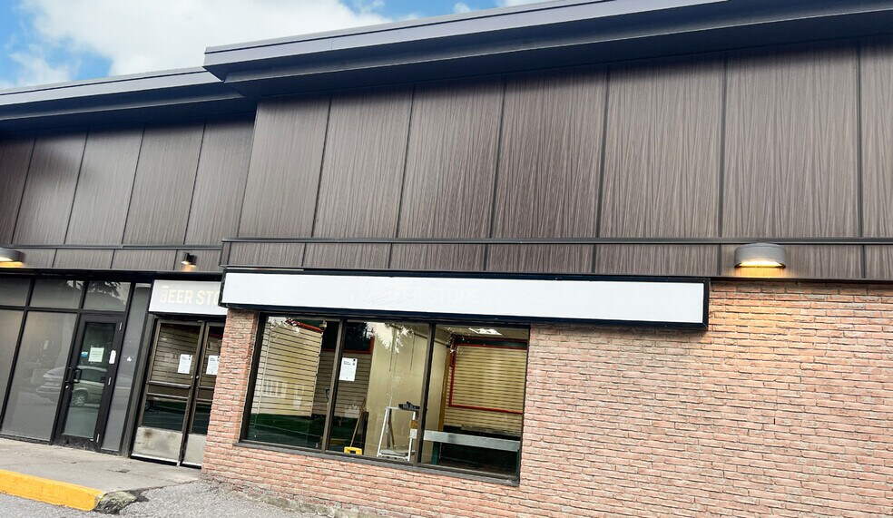 More Photos Of 55 Queen St S, New Tecumseth Storefront For Lease