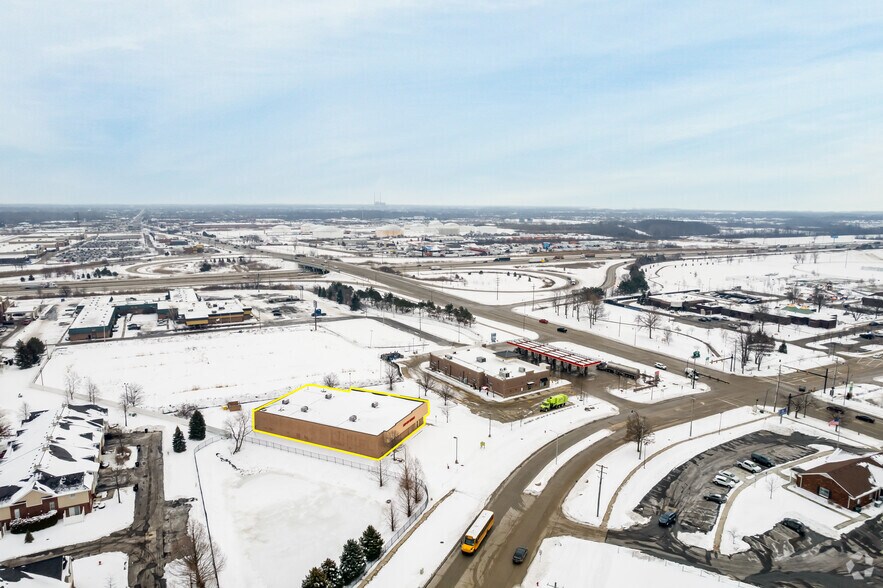 More Photos Of 22981 Hall Rd, Woodhaven Drugstore For Sale