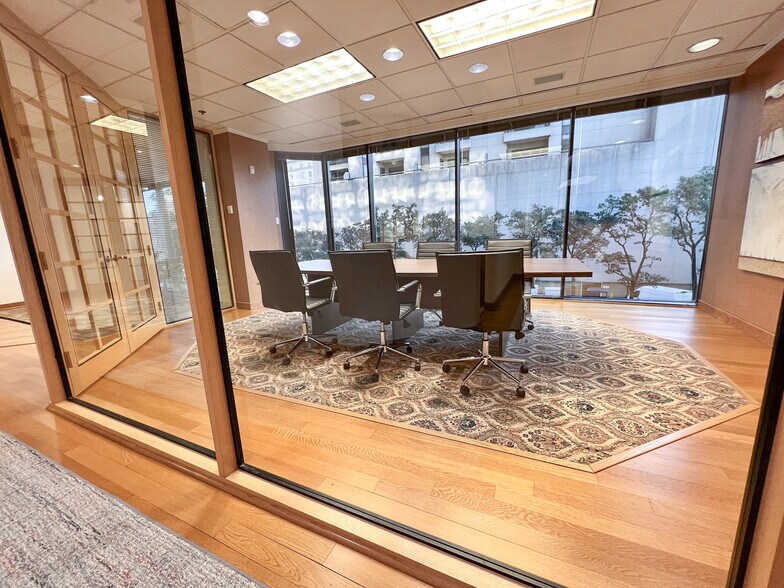 More Photos Of 5950 Berkshire Ln, Dallas Office For Lease
