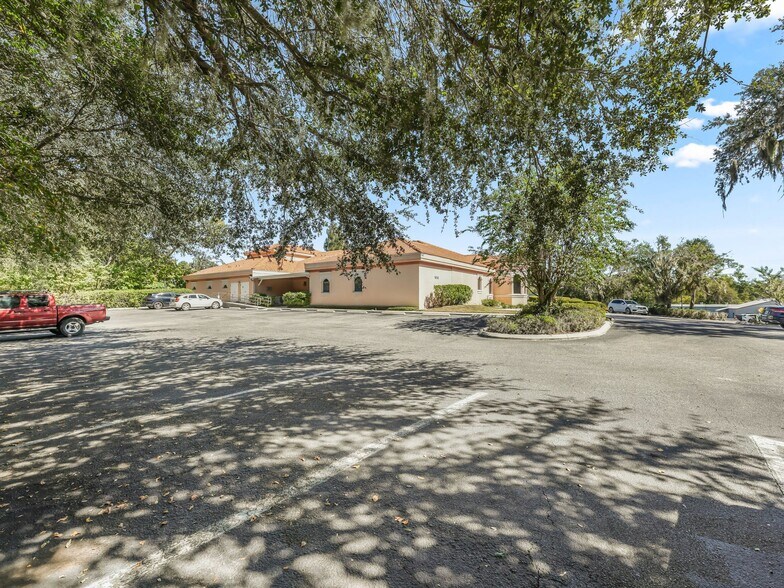 More Photos Of 1414 E Main St, Leesburg Medical For Sale