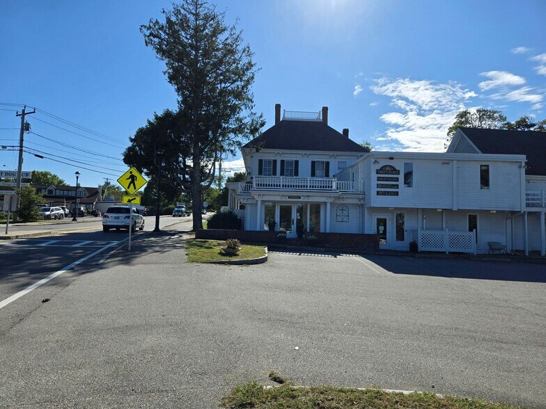 More Photos Of 60 MA-6A, Orleans General Retail For Sale