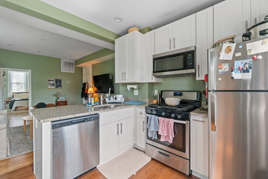 More Photos Of 711 Gladstone Ave, Baltimore Apartments For Sale