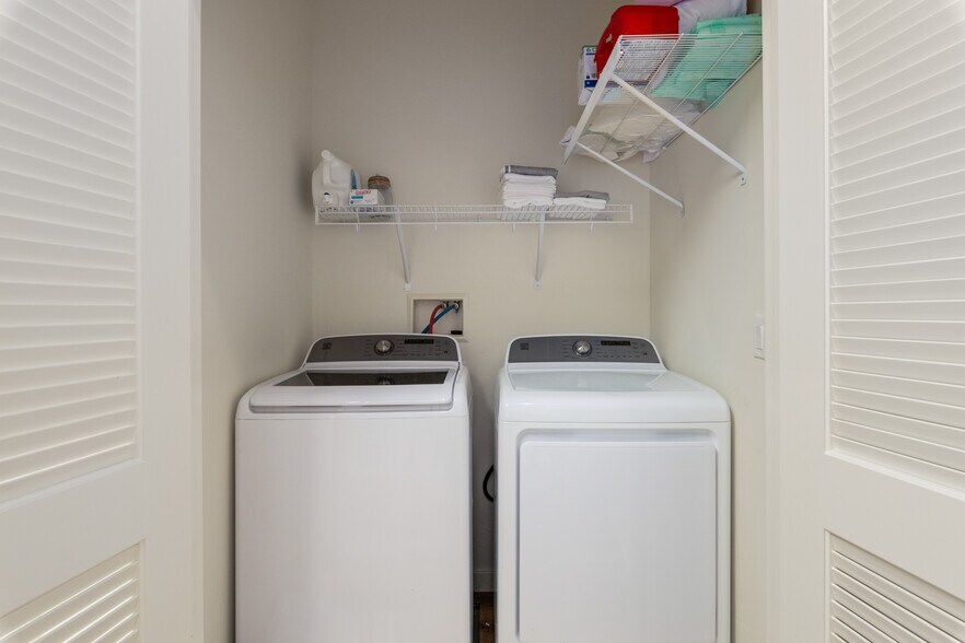 More Photos Of 302 N Main St, Lakeport Storefront For Sale