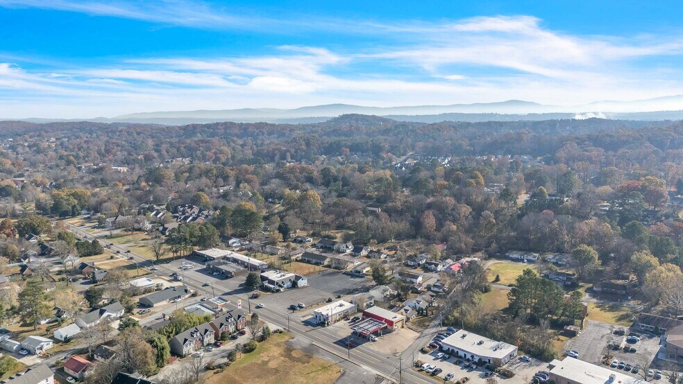 More Photos Of 2906 N Ocoee St, Cleveland Office For Sale