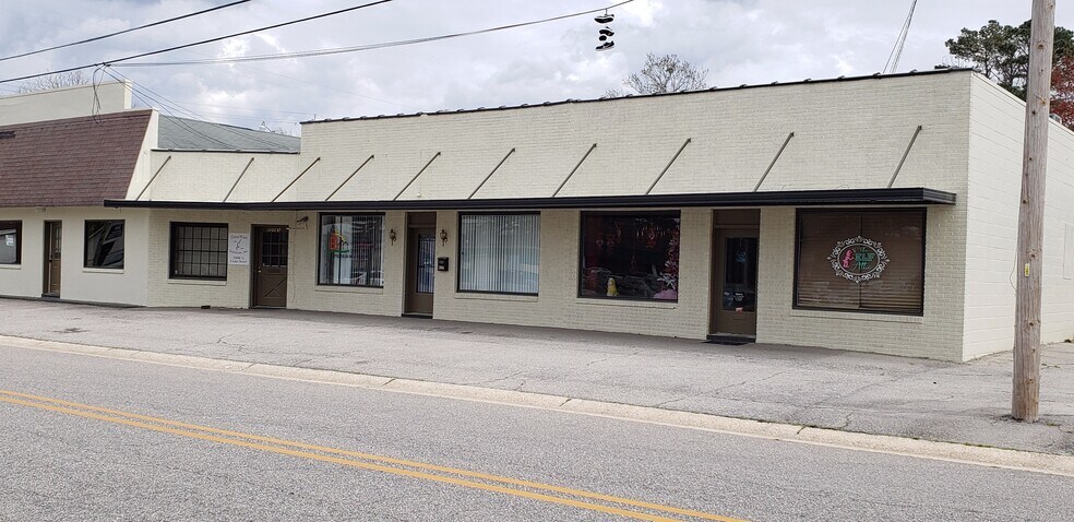 More Photos Of 2004-2006 N Cedar St, Lumberton Freestanding For Lease