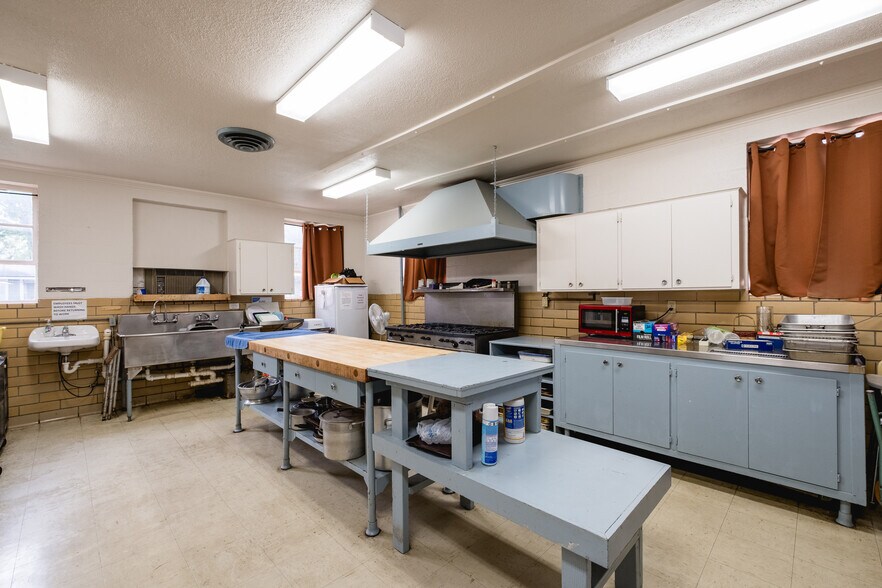 More Photos Of 4401 Woodlawn Dr, Little Rock Religious Facility For Sale