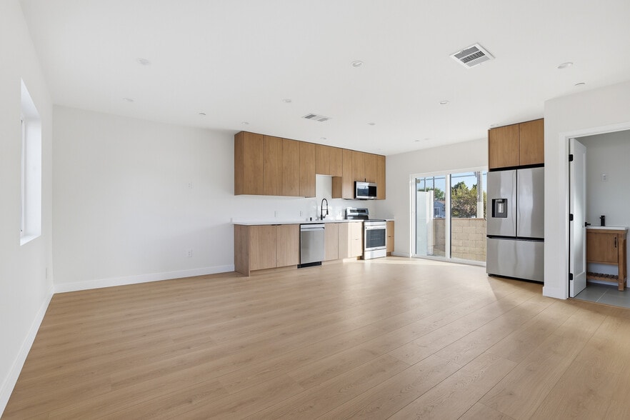 More Photos Of 13689 Garber St, Arleta Apartments For Sale