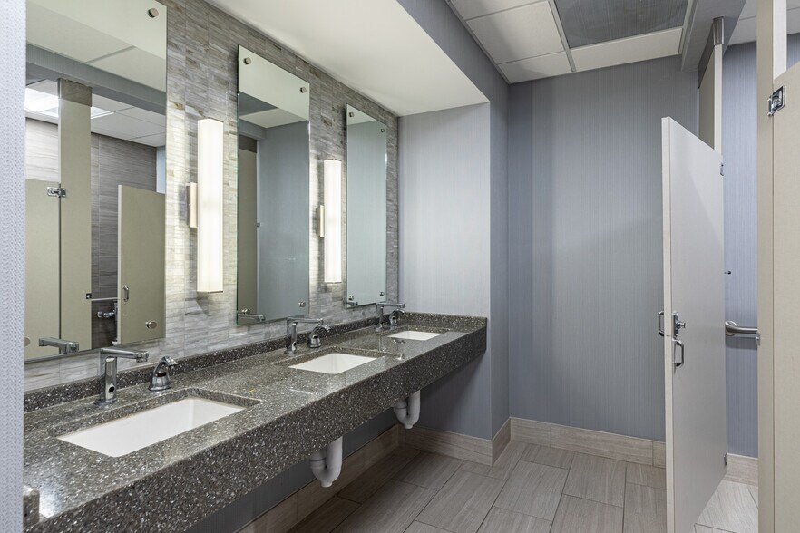 More Photos Of 4101 Cox Rd, Glen Allen Office Residential For Lease