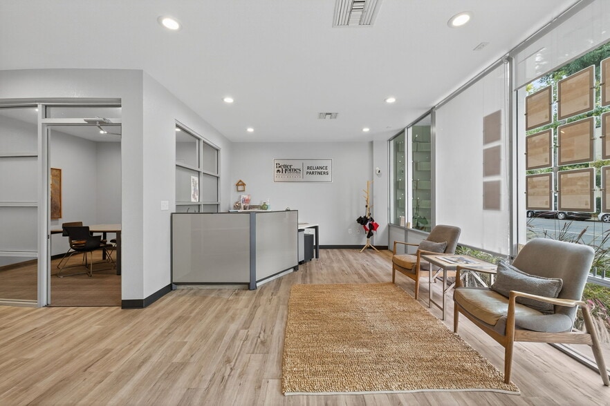 More Photos Of 1817-1819 K St, Sacramento Office For Sale