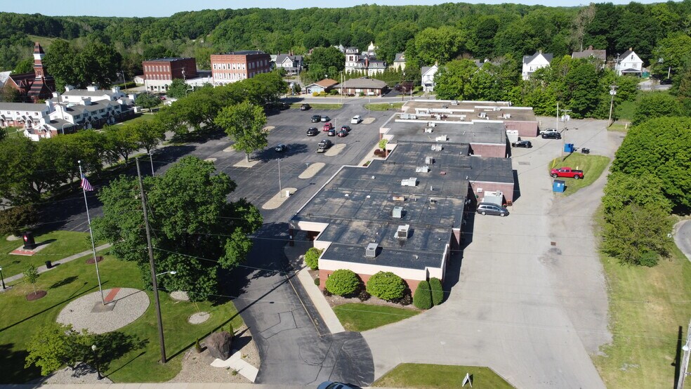 More Photos Of 62 E Shenango St, Sharpsville Storefront For Lease