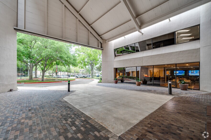 More Photos Of 800 Bering Dr, Houston Office For Lease