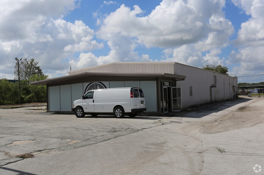 More Photos Of 7806 N Orange Blossom Trl, Orlando Contractor Storage Yard For Lease