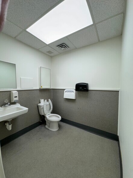 More Photos Of 192 E Main Ave, Sisters Coworking Space