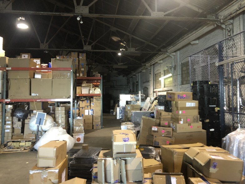 More Photos Of 901 Woodruff Ln, Elizabeth Warehouse For Lease