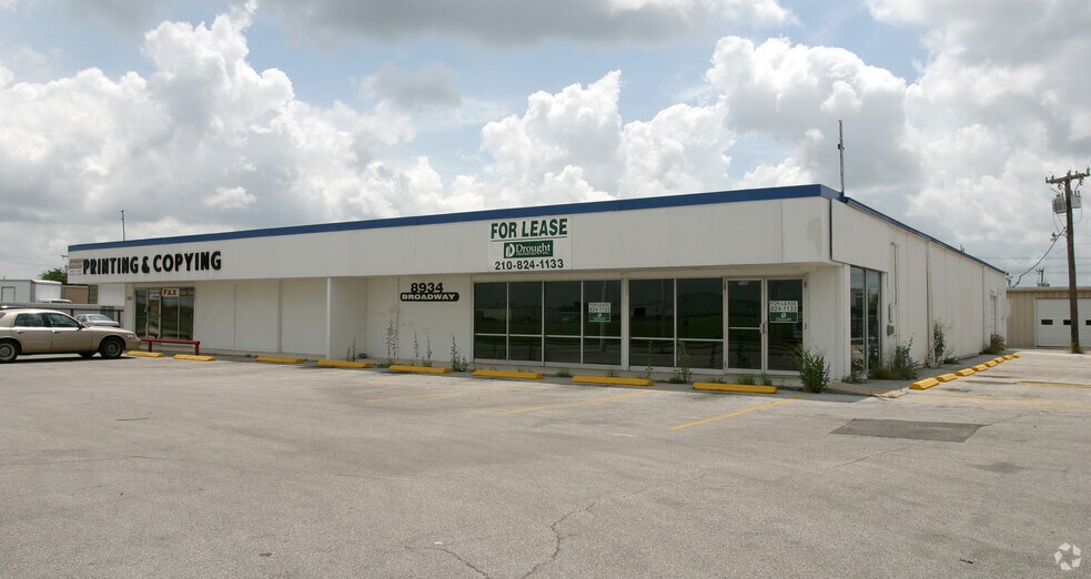 More Photos Of 8934 Broadway St, San Antonio Freestanding For Lease