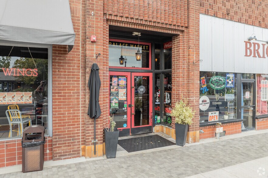 More Photos Of 1400 Main St, Vancouver Storefront For Sale