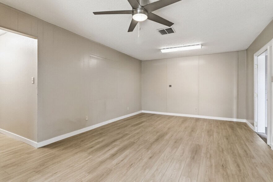 More Photos Of 1211 S Eastern Ave, Las Vegas Office For Lease