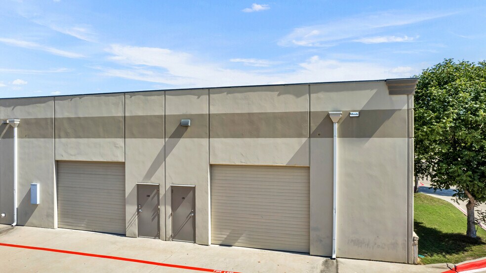 More Photos Of 1804 Owen Ct, Mansfield Light Distribution For Lease