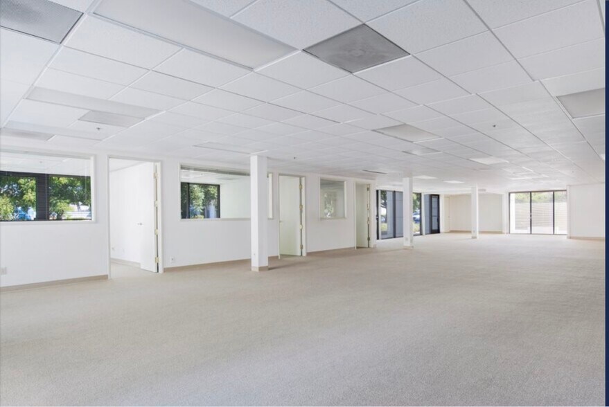 More Photos Of 8 Digital Dr, Novato Unknown For Lease