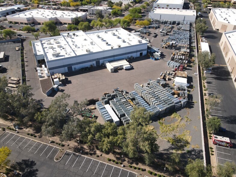More Photos Of 323 S Bracken Ln, Chandler Manufacturing For Lease
