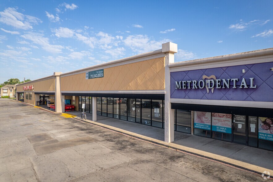 More Photos Of 9474-9496 Hammerly Blvd, Houston Unknown For Lease