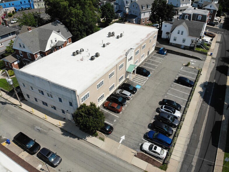 More Photos Of 815 Greenwood Ave, Jenkintown Medical For Sale