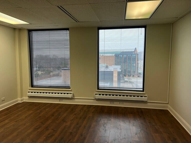 More Photos Of 17W300 22nd St, Oakbrook Terrace Medical For Lease