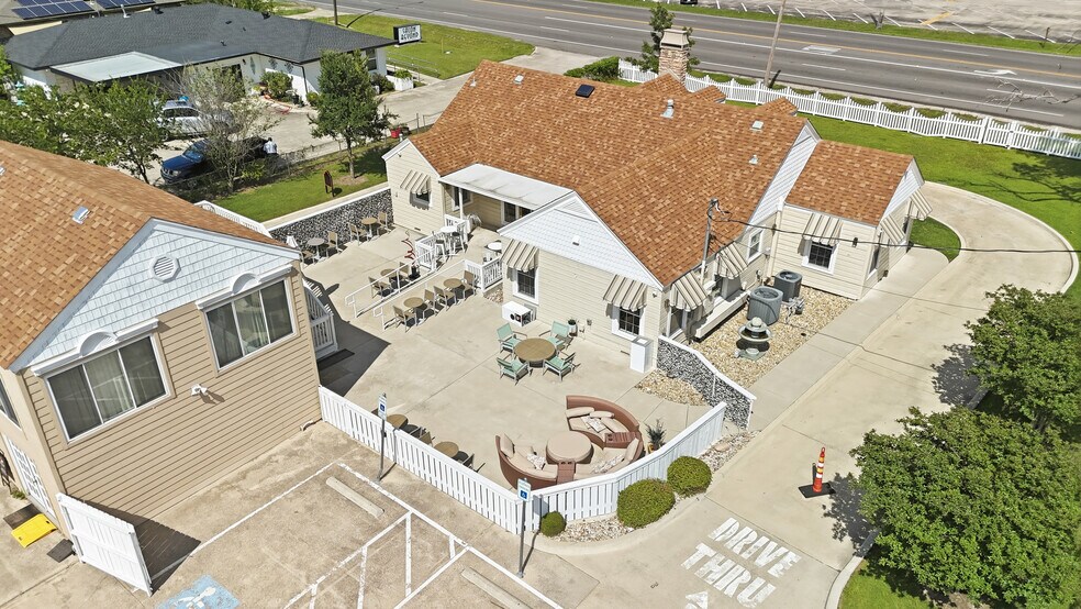 More Photos Of 3501 Denton Hwy, Haltom City Office For Lease