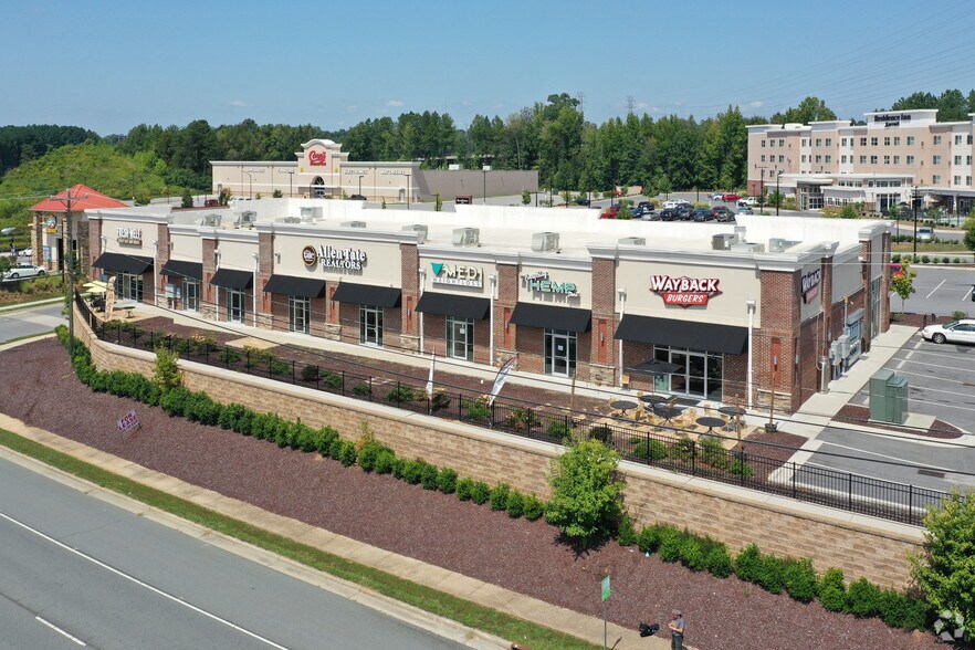More Photos Of 3872-3894 Oxford Station Way, Winston-Salem Storefront Retail Office For Lease