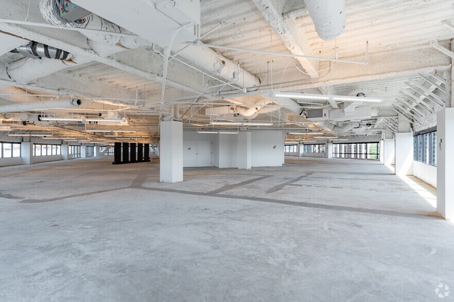 Photo of 24th Floor Ste 2400