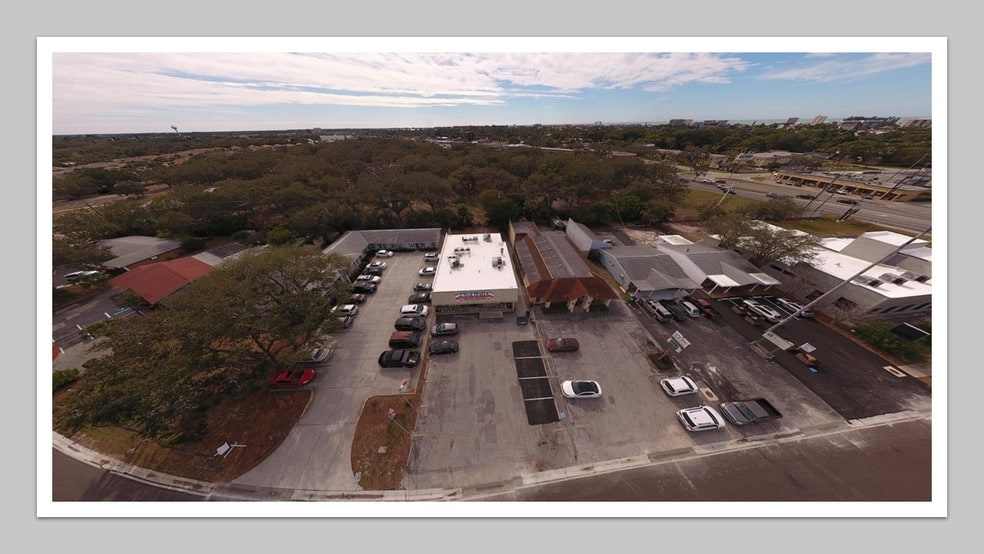 More Photos Of 2080 Constitution Blvd, Sarasota Freestanding For Sale