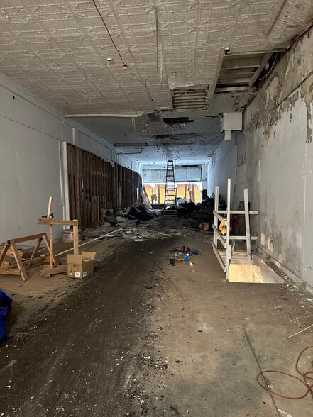 More Photos Of 583-587 Broad St, Newark Storefront Retail Office For Lease