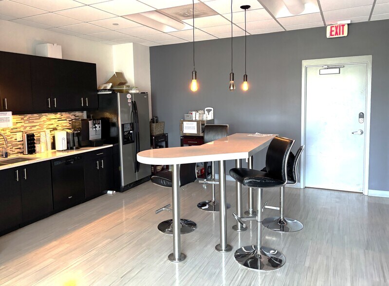 More Photos Of 42669 Trade West Dr, Sterling Flex For Sale