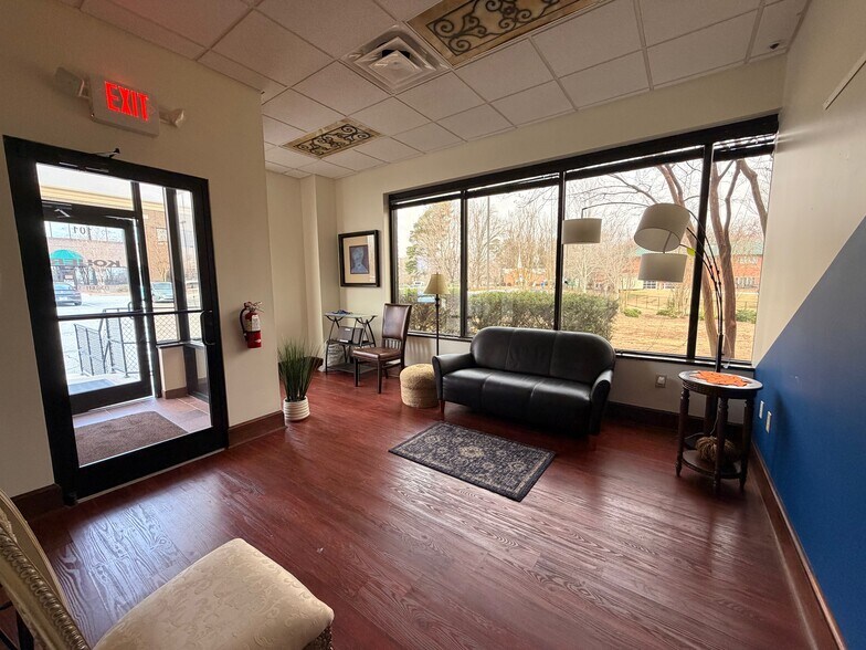 More Photos Of 1380 Eastchester Dr, High Point Medical For Lease