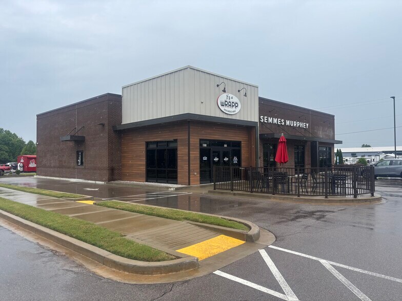 More Photos Of 6011 Airline Rd, Arlington General Retail For Lease