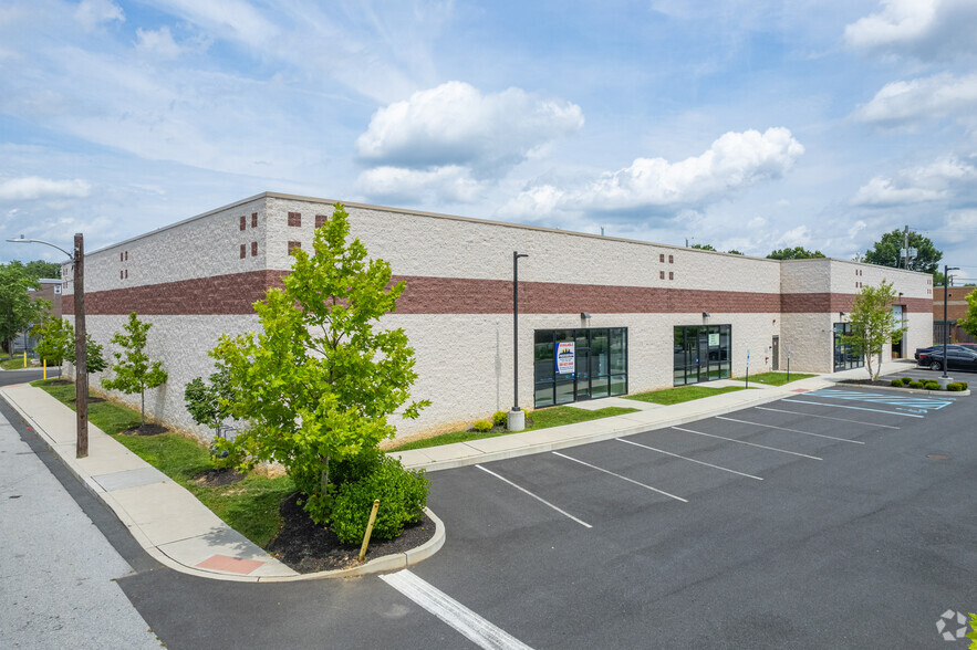 Primary Photo Of 3401 N Market St, Wilmington Auto Repair For Lease