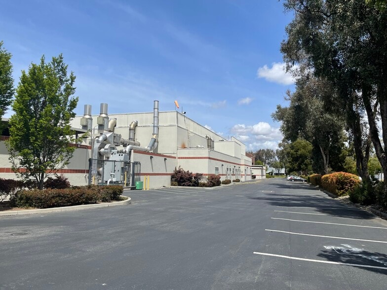 More Photos Of 2581 Junction Ave, San Jose Research And Development For Lease