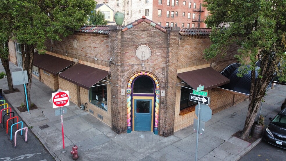 More Photos Of 1400-1416 SE Morrison St, Portland Storefront For Sale