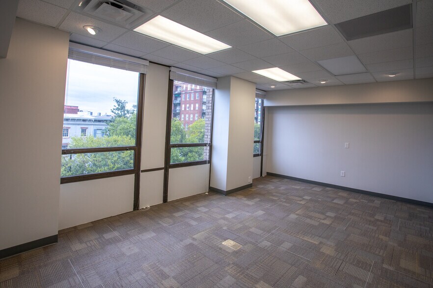More Photos Of 300 Bull St, Savannah Office Residential For Lease