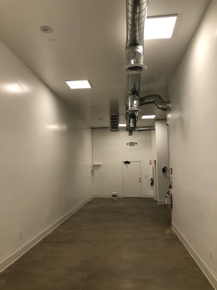 More Photos Of 20849-20857 Sherman Way, Winnetka Storefront For Lease