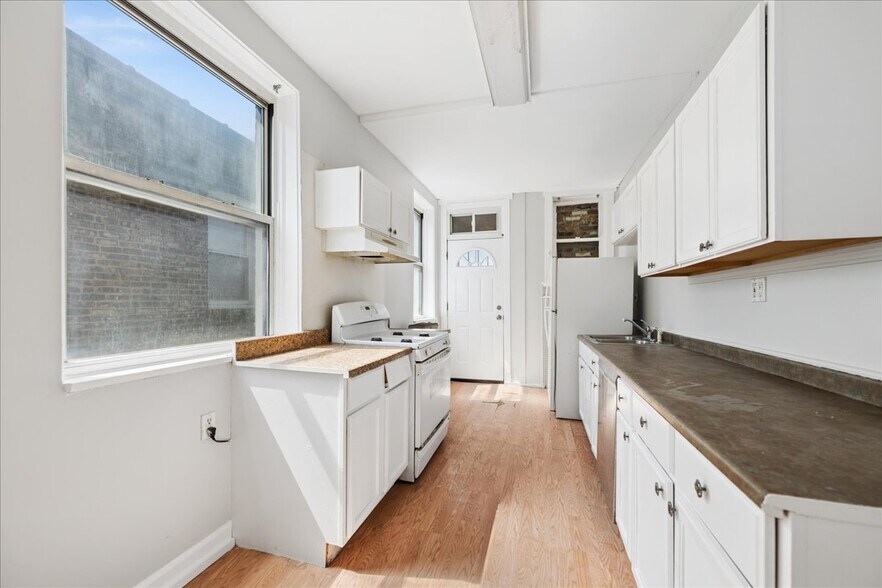 More Photos Of 4530 King Dr, Chicago Apartments For Sale