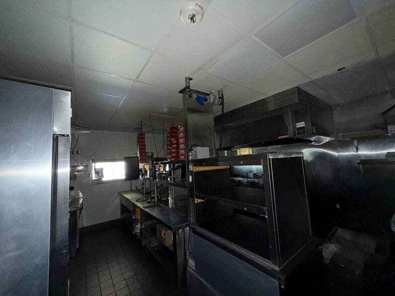 More Photos Of 3925 Rosedale Hwy, Bakersfield General Retail For Lease