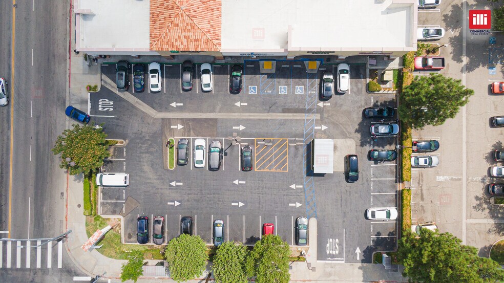 More Photos Of 20516 Devonshire St, Chatsworth Storefront For Lease