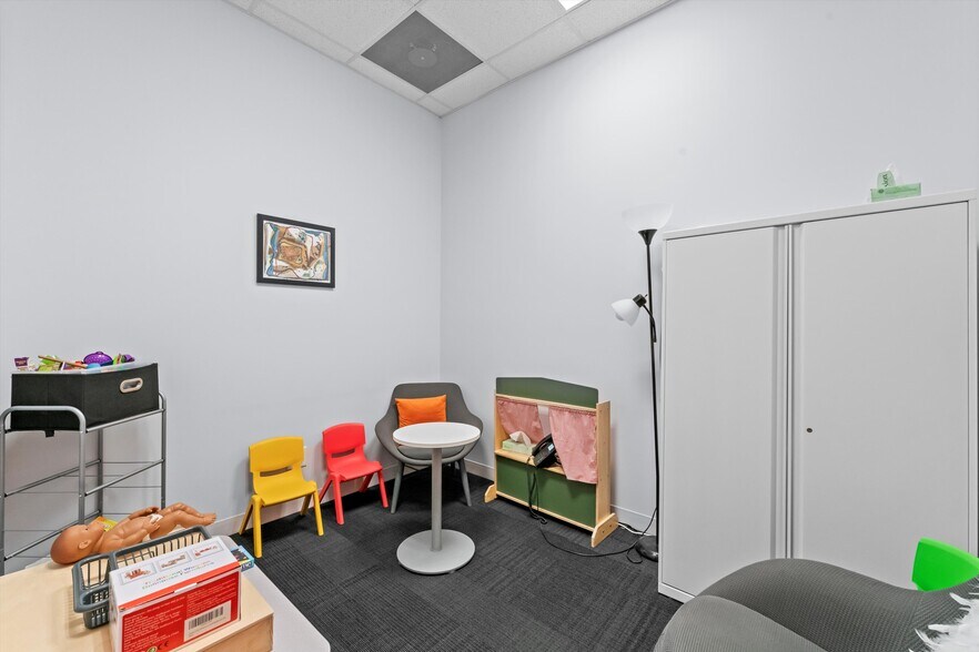 More Photos Of 2754 W Fullerton Ave, Chicago Freestanding For Lease