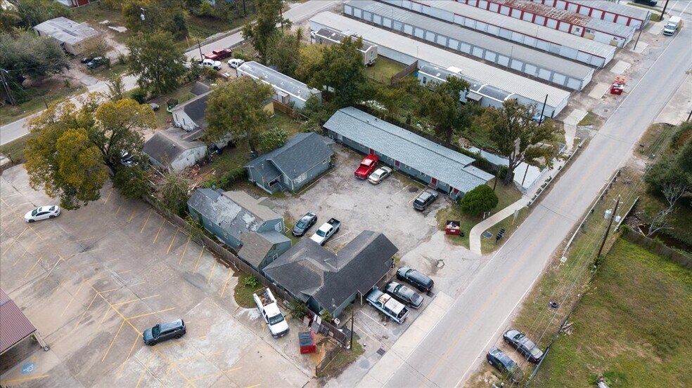 More Photos Of 13928 Bandera St, Houston Apartments For Sale