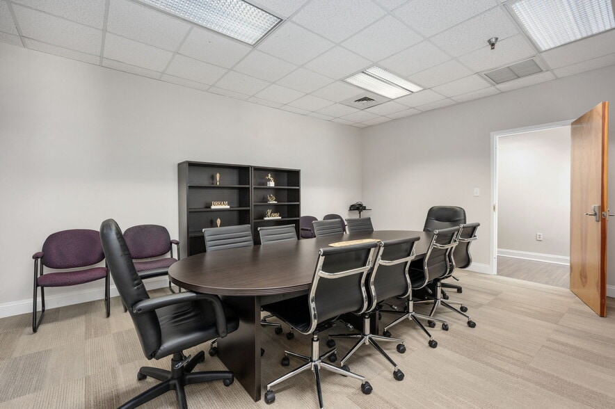 More Photos Of 415-417 Wolfe St, Fredericksburg Medical For Lease