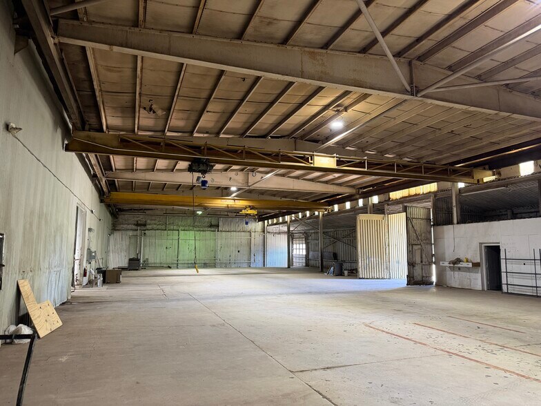 More Photos Of 3920 Congress Pkwy, Richfield Warehouse For Sale