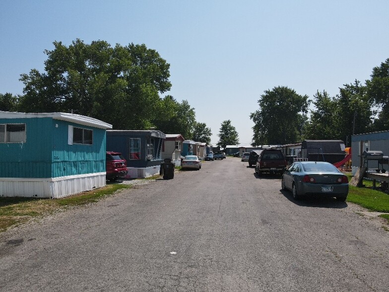 More Photos Of 1 Mahoning Ave, Rantoul Multifamily For Sale