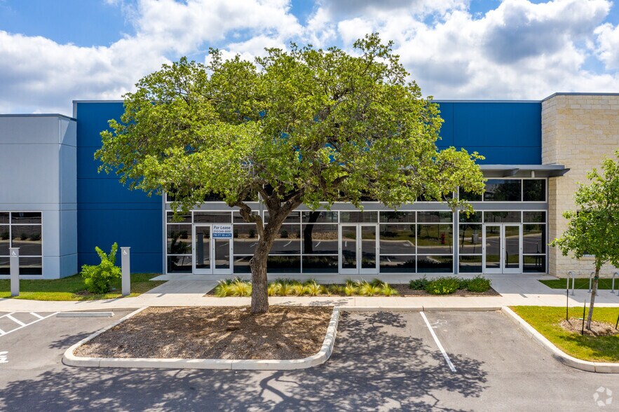 4830 N Loop 1604 W, San Antonio, TX 78249 Office For Lease
